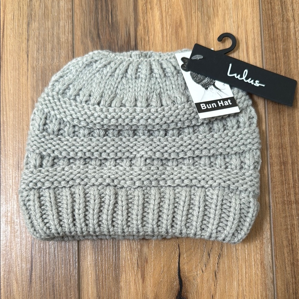 Lulu's Gray Chunky Knit Winter Hat